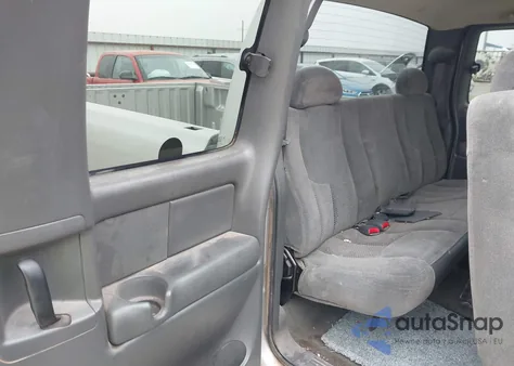 2004 Chevrolet Silverado 1500 Ls z USA, uszkodzony, nr VIN 2GCEC19V941170532